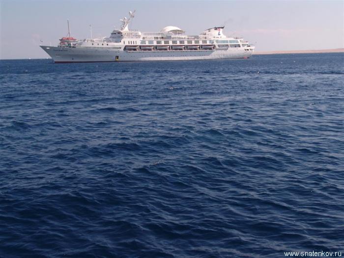 DSC03999 (Large).JPG Круизний корабль.Красное море